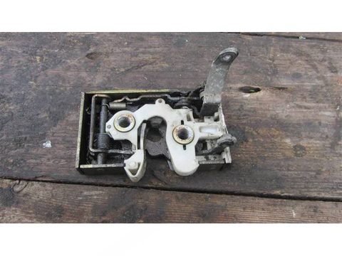 Замок двери передней правой Renault Magnum, 2005 г., OEM 5000937867, арт. 33973