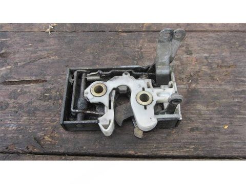 Замок двери передней правой Renault Magnum, 2003 г., OEM 5000937867, арт. 33978