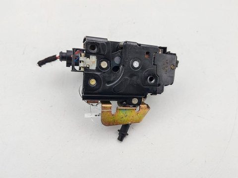 Замок двери передней правой Audi A6 C5, 1997 г., OEM 4B1837016B, арт. 55310082