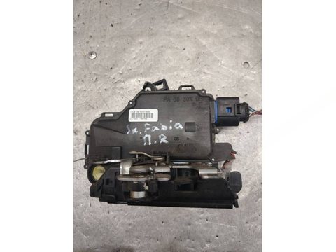 Замок двери передней правой Skoda Fabia, 2001 г., OEM 3B1837016CB, арт. 58238