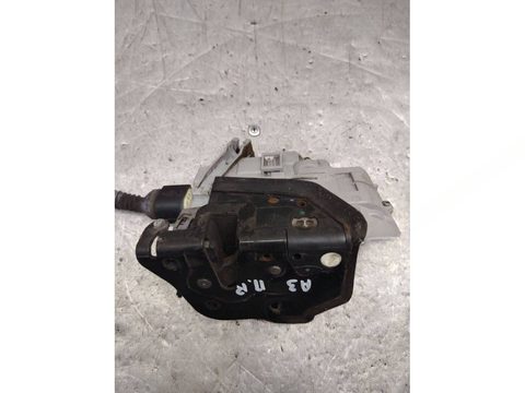 Замок двери передней правой Audi A3, 2005 г., арт. 58250