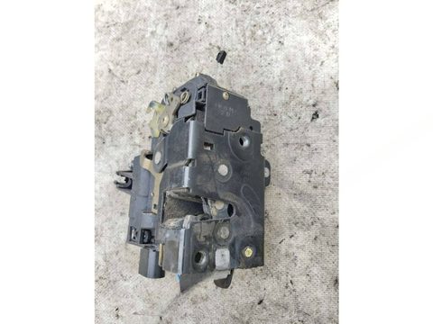 Замок двери передней правой Skoda Octavia A4, 1998 г., OEM 3B1837016A, арт. GD-63637989_2