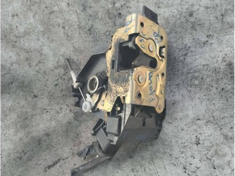 Замок двери передней правой Ford Focus, 2003 г., OEM 2M51A219A64CB, арт. GD-63677978