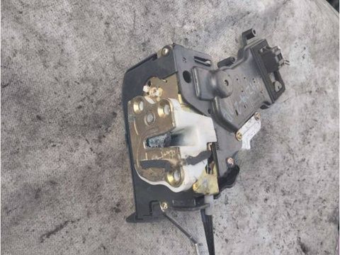 Замок двери передней правой Mazda 2 DE, 2008 г., OEM P3M71A219A64DG, арт. GD-63678468