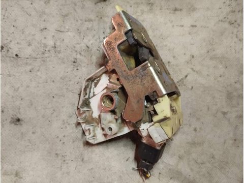 Замок двери передней правой Ford Focus, 2001 г., OEM XS41A21812CF, арт. GD-86891024