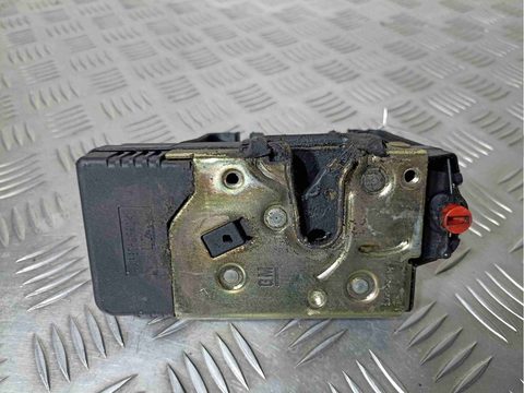 Замок двери задней левой Opel Astra, 1999 г., OEM 90561155, арт. 012144
