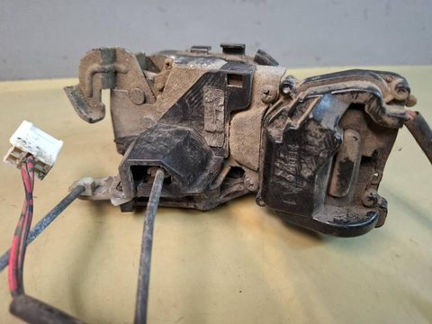 Замок двери задней левой Mazda 323F, 2000 г., арт. 322385, фото 3