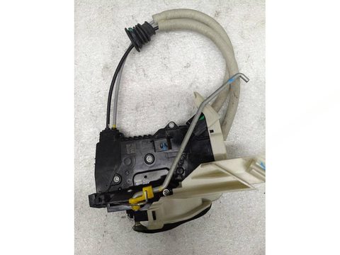 Замок двери задней левой Hyundai Santa Fe, 2020 г., OEM 81410S1200, арт. 33764