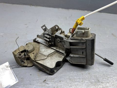 Замок двери задней левой BMW 7 E38, 1999 г., OEM 8352145, арт. B107879124
