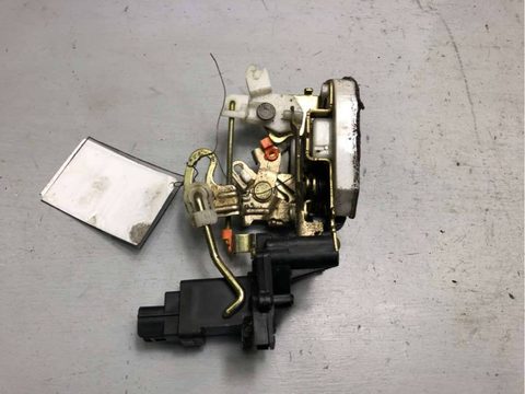 Замок двери задней левой Mitsubishi Galant, 1996 г., OEM MR722223, арт. B36549489