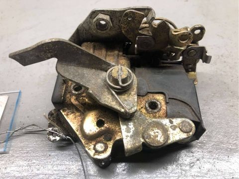 Замок двери задней левой Mercedes E W124, 1992 г., арт. B52609186