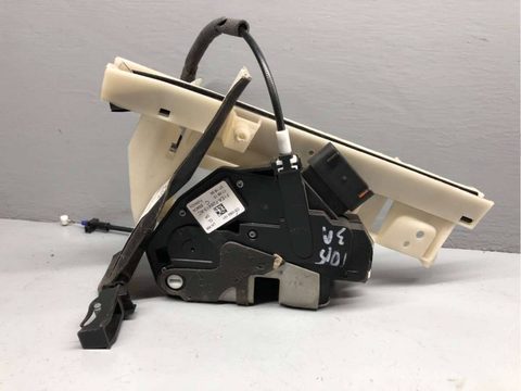 Замок двери задней левой Ford Focus, 2015 г., OEM F1EAF26413AC, арт. B64780718