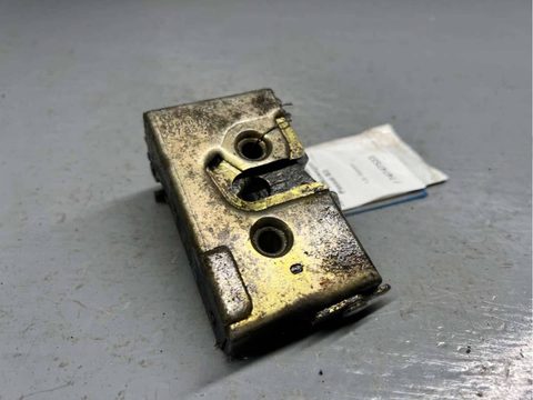 Замок двери задней левой Volkswagen Passat B3, 1994 г., OEM 357839015, арт. B74747533
