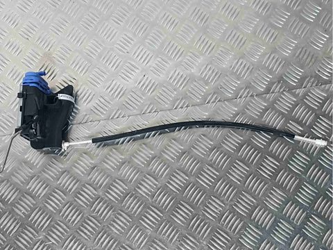 Замок двери задней правой Audi A4, 2000 г., OEM 4a0739016d, арт. 001700