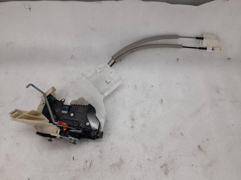 Замок двери задней правой Hyundai Santa Fe, 2020 г., OEM 81420S1200, арт. 32643
