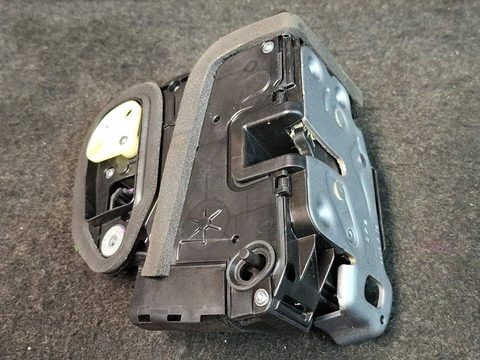Замок двери задней правой Chevrolet Equinox, 2018 г., OEM 13598385, арт. 329960