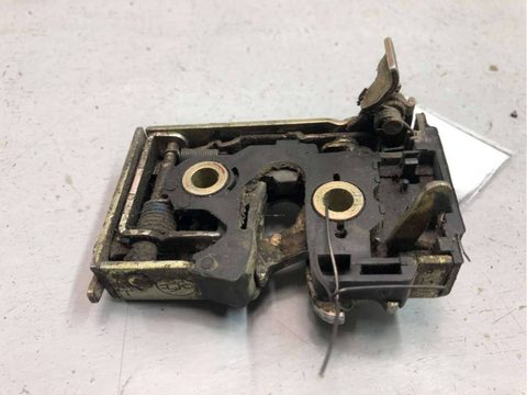 Замок двери задней правой Volkswagen Passat B3, 1990 г., OEM 357839016B, арт. B38518355