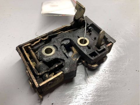 Замок двери задней правой Volkswagen Passat B3, 1990 г., OEM 357839016B, арт. B62885222