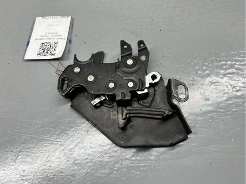 Замок двери задней правой Toyota Sienna, 2007 г., OEM 6905008040, арт. B66837760