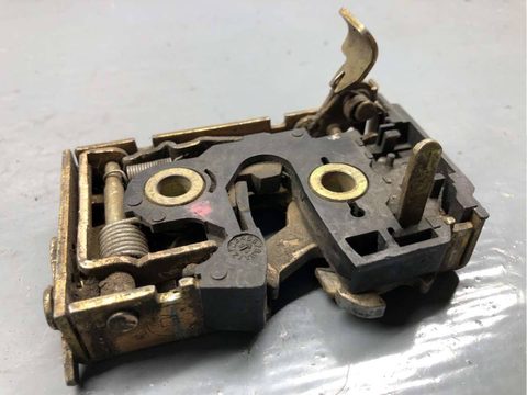 Замок двери задней правой Volkswagen Passat B3, 1994 г., OEM 357839016D, арт. B72062619_2
