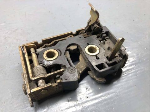 Замок двери задней правой Volkswagen Passat B3, 1994 г., OEM 357839016D, арт. B72062621_2