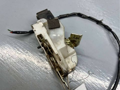Замок двери задней правой Mazda 323 BA, 1996 г., OEM B01A72310M, арт. B75379927, фото 2