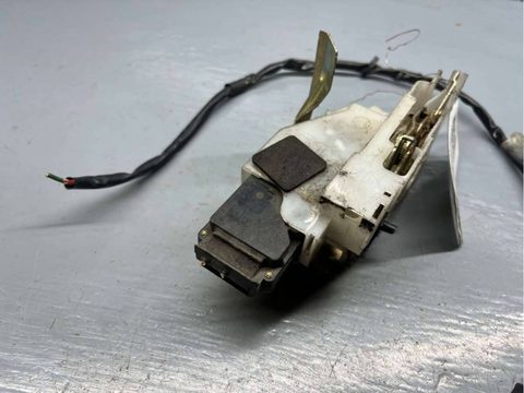 Замок двери задней правой Mazda 323 BA, 1996 г., OEM B01A72310M, арт. B75379927, фото 4