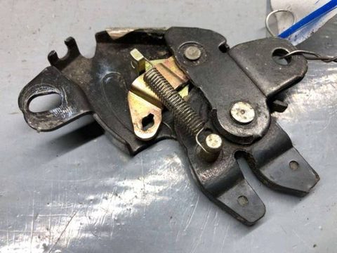 Замок двери задней правой Mazda MPV, 2004 г., OEM LC6472310, арт. B75393193