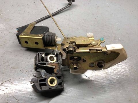 Замок двери задней правой Volkswagen Caddy, 1996 г., OEM 6U0839016D, арт. B82118500_2