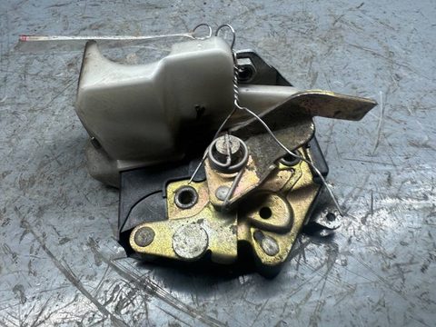 Замок двери задней правой Mercedes E W124, 1991 г., OEM A1247300635, арт. B93435984, фото 2