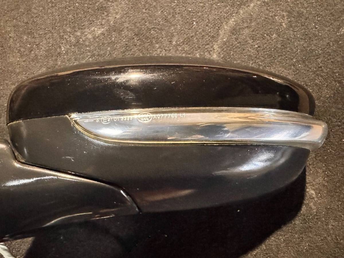 Зеркало наружное левое Peugeot 208, 2015 г., OEM 232673077, арт. 113064100