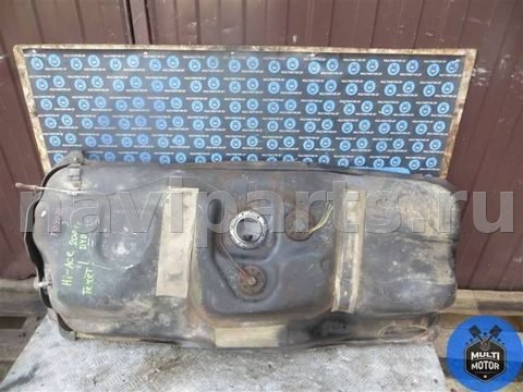 Топливный бак Toyota Hiace, 2001 г., арт. 00103982