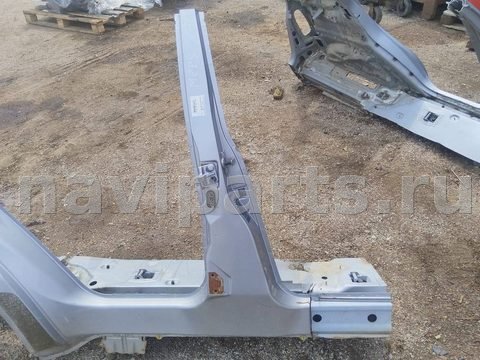 Стойка кузовная центральная правая Mercedes A W168, арт. 123181