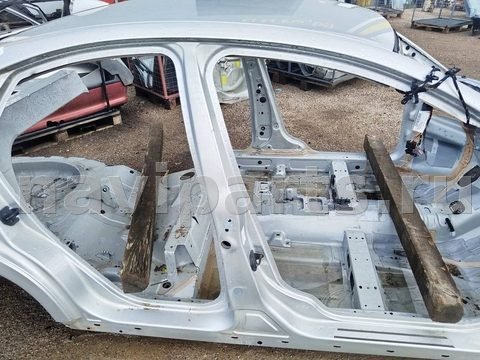 Стойка кузовная центральная правая Volvo S40, арт. 123758