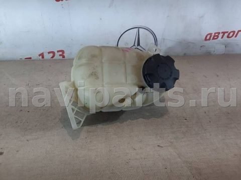 Бачок расширительный Mercedes E W212 F34, 2012 г., OEM 17137642160, арт. 29389