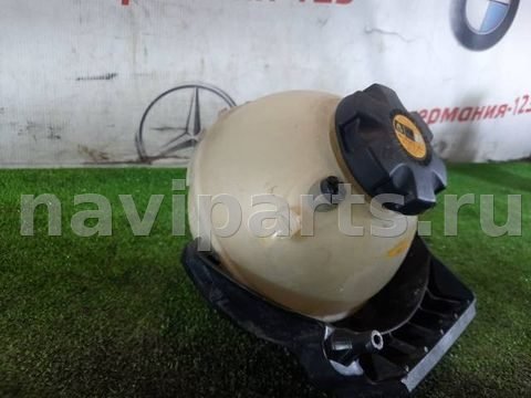 Бачок расширительный Audi Q7 F34, 2012 г., OEM 17137642158, арт. 37463, фото 2