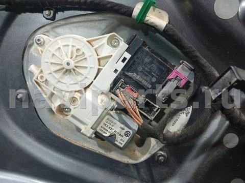 Стеклоподъёмник передний правый Volkswagen Jetta, арт. 46023074603
