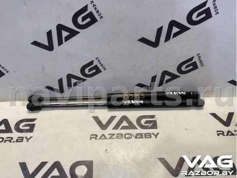 Амортизатор капота Audi A8 D3, 2008 г., OEM 4E0823359D, арт. BVR8-64
