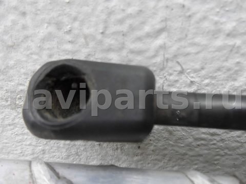 Амортизатор крышки багажника Audi Q7, 2008 г., арт. 00132399