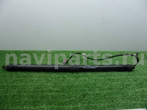 Амортизатор крышки багажника Volkswagen Touareg, 2013 г., OEM 7P6827851E, арт. 00282765