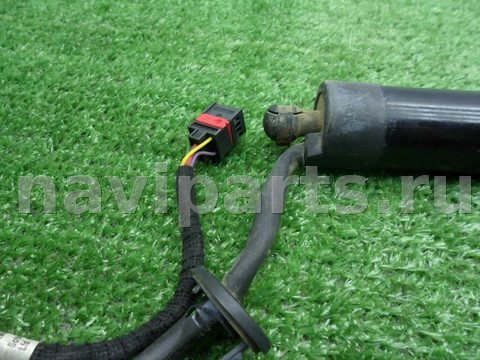 Амортизатор крышки багажника Volkswagen Touareg, 2013 г., OEM 7P6827851E, арт. 00282765, фото 2