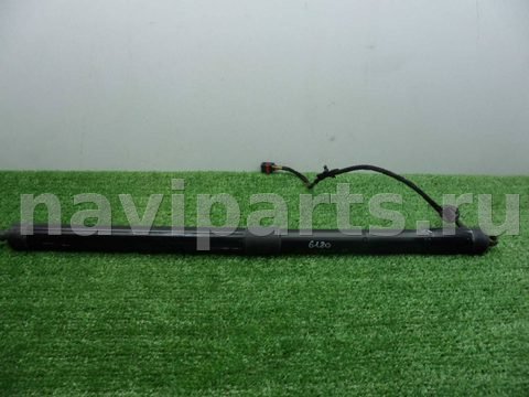 Амортизатор крышки багажника Volkswagen Touareg, 2013 г., OEM 7P6827851E, арт. 00289904