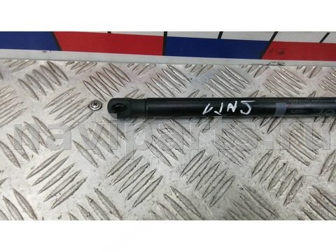 Амортизатор крышки багажника Mercedes C W204, 2010 г., арт. SNT01OT02, фото 2