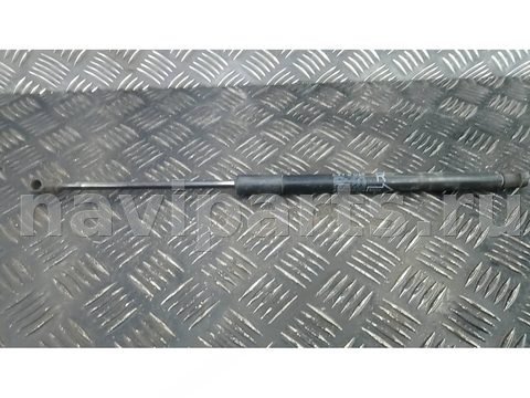 Амортизатор крышки багажника Toyota Verso AR2, 2013 г., OEM 689500F031, арт. ZNP18OU02