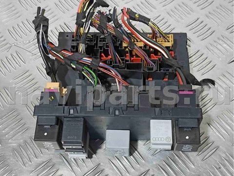 Блок комфорта Volkswagen Passat, 2009 г., OEM 3C8937049R, арт. 008329