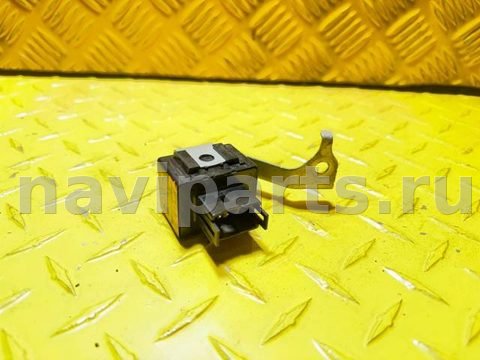 Блок реле Toyota Land Cruiser Prado, 2012 г., OEM 8198060130, арт. 172188, фото 2