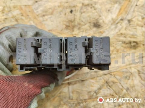 Блок реле Peugeot 406, 2003 г., OEM 12V1025A, арт. 58666334
