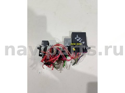 Блок реле Volkswagen Passat B5, 2002 г., OEM 8LO941822A, арт. 94142077