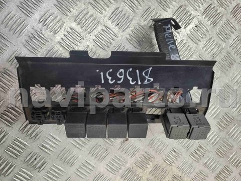 Блок реле Mercedes Vario, 1996 г., OEM A0045451005, арт. A813631