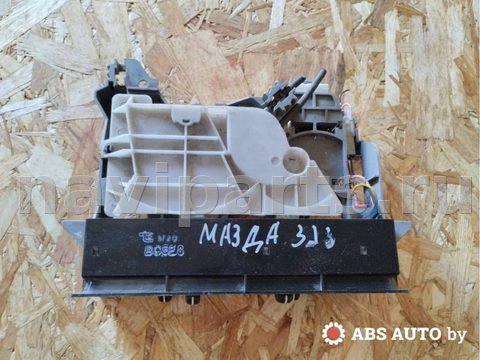 Блок управления печки/климат-контроля Mazda 323, 1985 г., OEM BC5E8, арт. 63112311, фото 3